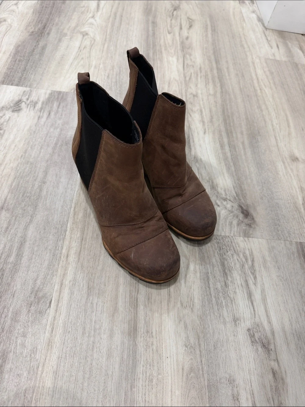 Sorel Women's Joan of Arctic wedge II  Brown Chelsea Ankle Boots size 10